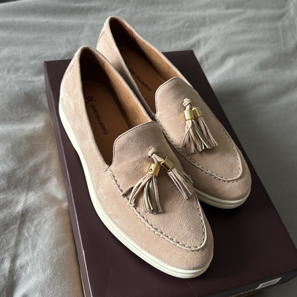Johnston & Murphy Tan Loafers with Tassels